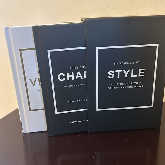 Four style hard back books in book case! - Picture 2 of 3